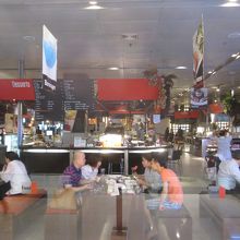 セントラルフードホール (セントラル チットロム内)