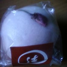 吉野饅頭ひとつ216円（税込）です。