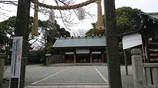 横浜を代表する立派な社殿