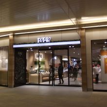 中央の１区画の１出入口