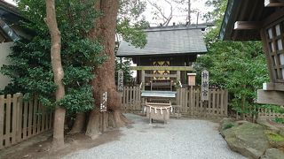 伊勢山皇太神宮内にある小さな神社