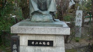 ここで井原西鶴が一昼夜独吟四千句を興行しました