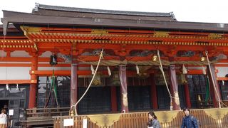 休日であったこともあり、多くの参拝の人がいました。