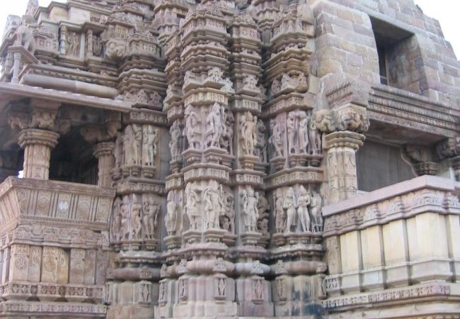 コーダル川付近の寺院群