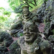 石像も楽しめます