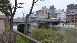 いつも賑わう京都の繁華街