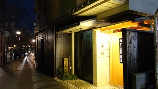 河原町通と並行に走ります