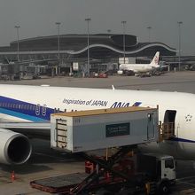 帰りもウイングレットの無いB767だった。