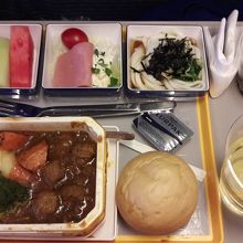 帰りの機内食はポークシチュー