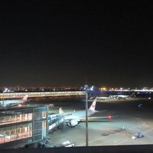 深夜の国際線展望デッキ