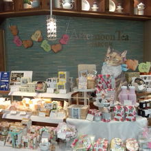 ティールーム入口のテイクアウトコーナー