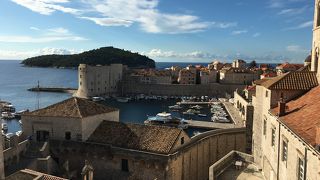 夜のライトアップが美しい