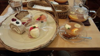 ティールームは初めて、期間限定のキャッツ ナップタイム アフタヌーンティーセットをいただきました