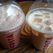 カフェラテとチョコレートドリンク