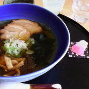 寒天の資料館を見た後は「寒天ラーメン」などを味わえます