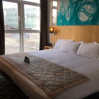 広いベッドでした