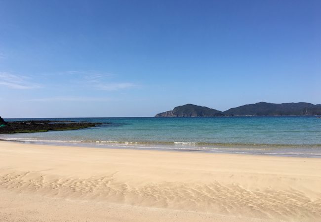 シーグラス　貝　熊本県天草　天然海水浴場 九州屈指の透明度を誇る楽園のような茂串海水浴場 ｜熊本県天草