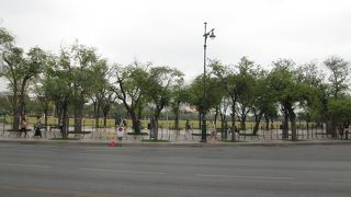 ただただ広い広場