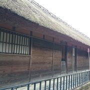 昔の建物がそのまま現存しています