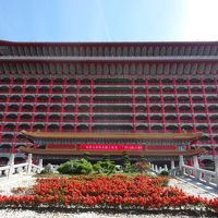 スケールの大きさと建築様式に感動しました。