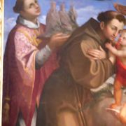 サンマリノを献上する歴史的な絵が多い　必見の博物館