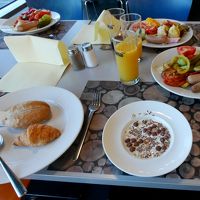 朝食