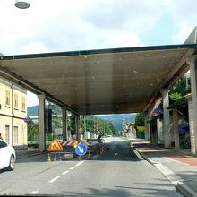 2階検問所跡を通る