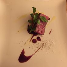 熊本県えこめ牛のグリル　ベリーのソース