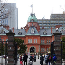 赤レンガがSNS映えして、何枚も写真を撮りたくなってきます。