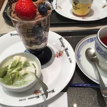 パフェセットがおいしいケーキ屋さん