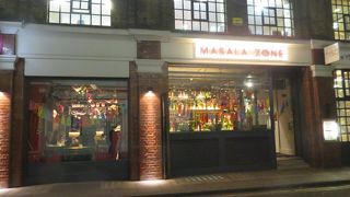 オペラを見た後食事するところ