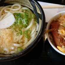 ミニかつ丼汁うどんセットです