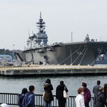 バラよりも艦船見学が目玉かも