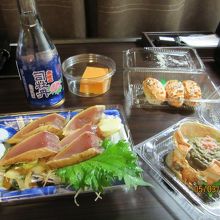 蟹みそ・刺身・寿司・うに豆腐と日本酒