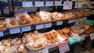 いかり定番のパンがずらり