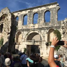 マーケットから宮殿内部へ