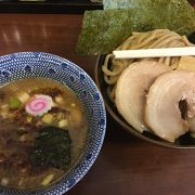 もっちり太麺の魚粉系つけ麺