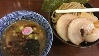 もっちり太麺の魚粉系つけ麺