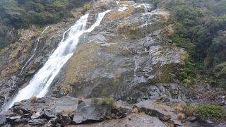 屋久島の迫力ある滝