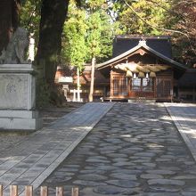 諏訪大社下社春宮参道から神楽殿