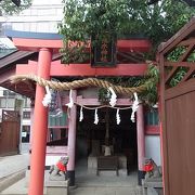 ちょっと変わった稲荷神社です