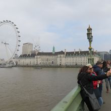 この歩道を車が暴走した。。。