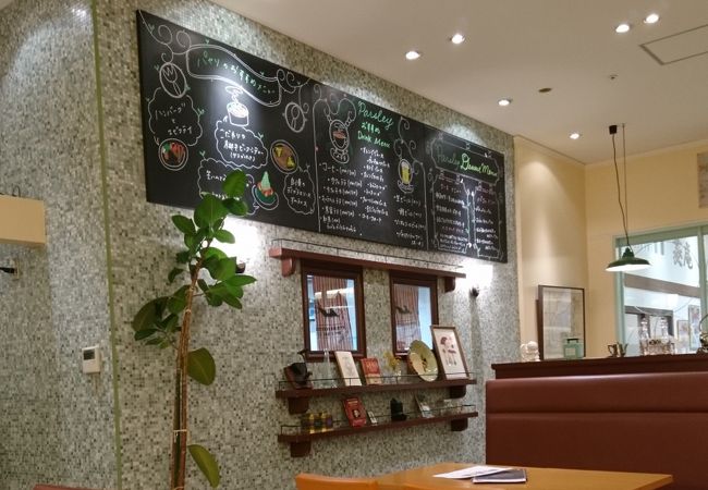 綺麗な洋食屋さん