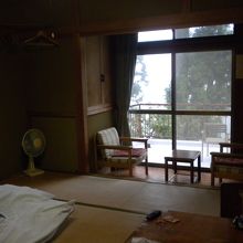 和室のお部屋には初めからお布団は敷かれていました。