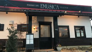 梅坪の住宅街にひっそりあるイタリア料理店・エムジカ