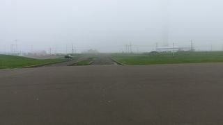 タワーから見るどころか、タワーさえ霞んで見えないくらいです。