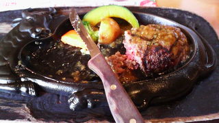 食べる前の演出も見もの、天竜川駅近くの「さわやか」