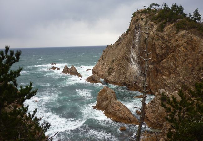 日本海の荒波