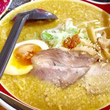 ラーメン西や、こってりラーメン