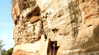 当時の人の落書きが残っています（うっすら）